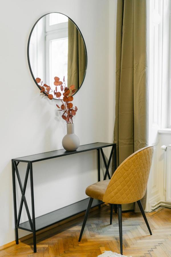 Cozy Apt Perfect For 4-6 Tv Metro Self-Checkin Bécs Kültér fotó